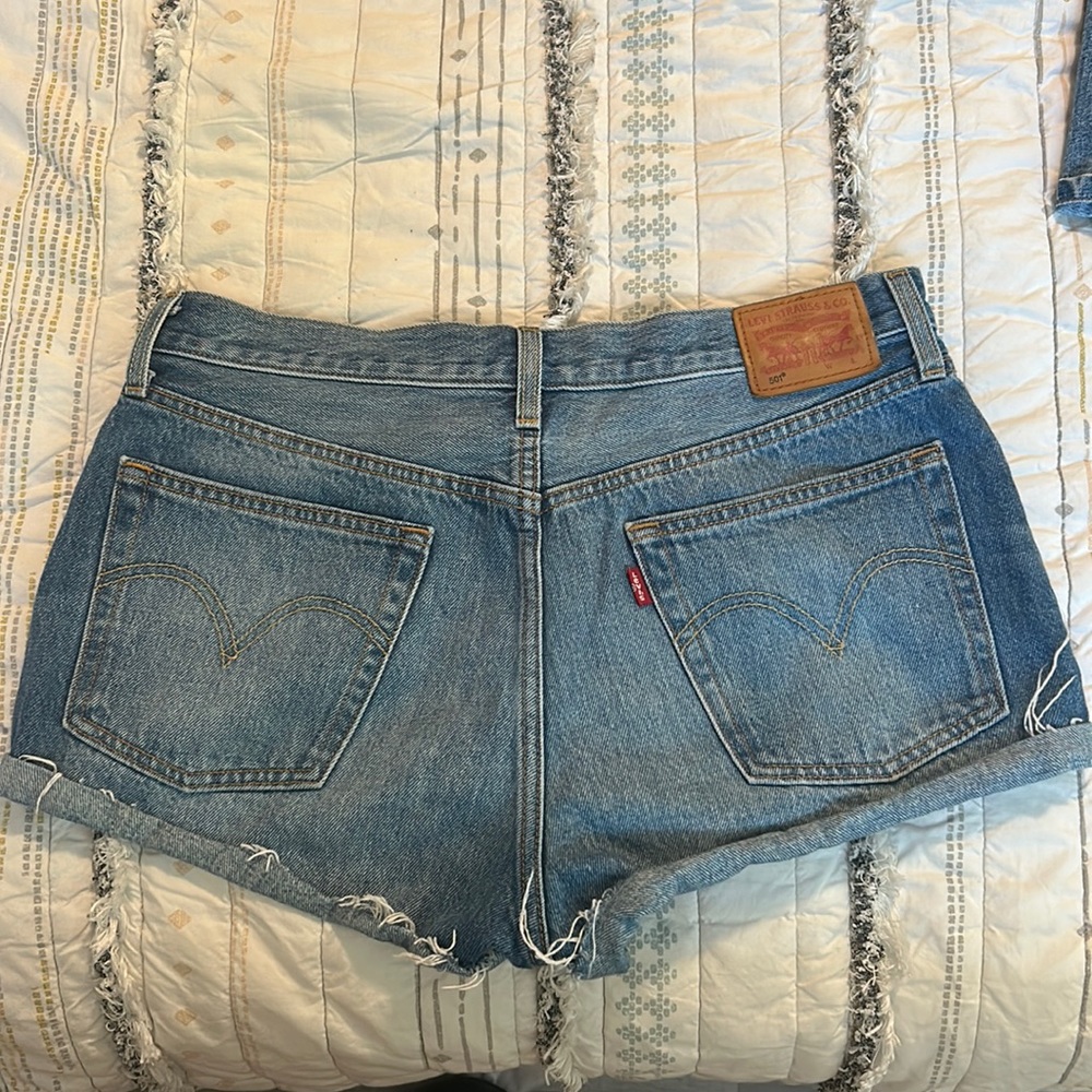 Size 30 Levi shorts 501